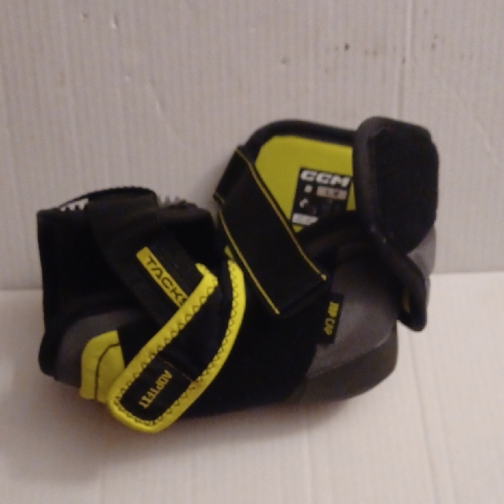 4/$80 New CCM Elbow Pad (Right Arm Only) - Size SR Large